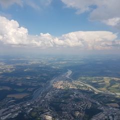 Flugwegposition um 13:01:37: Aufgenommen in der Nähe von Niederbayern, Deutschland in 1654 Meter